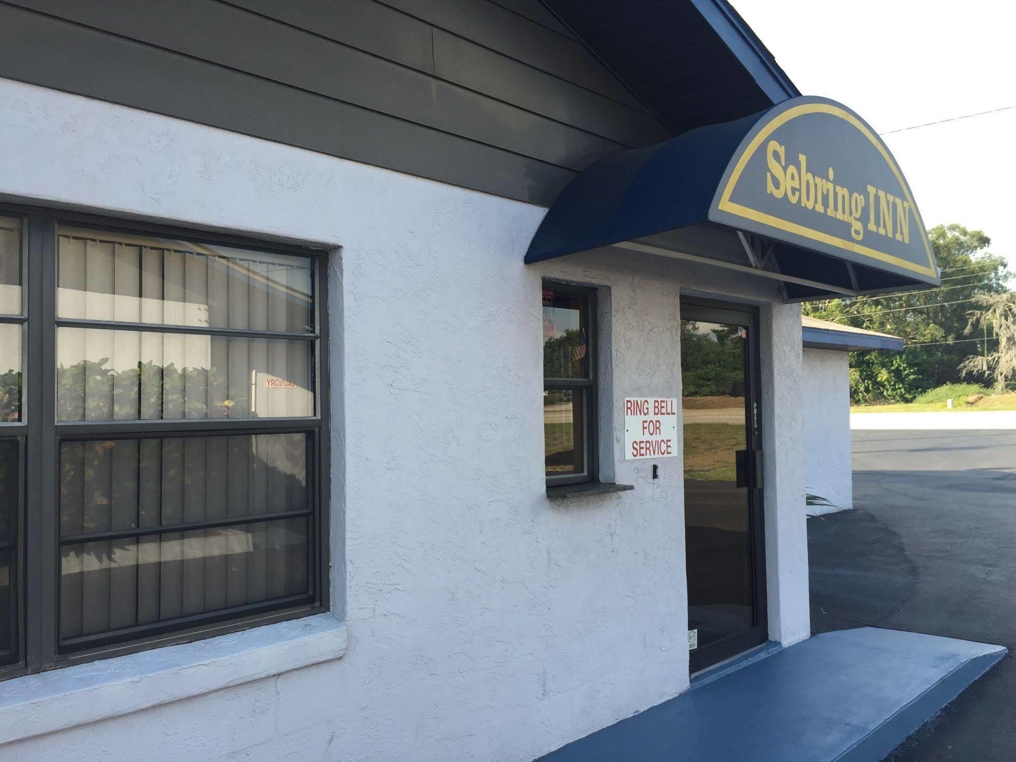 Sebring Inn Bagian luar foto