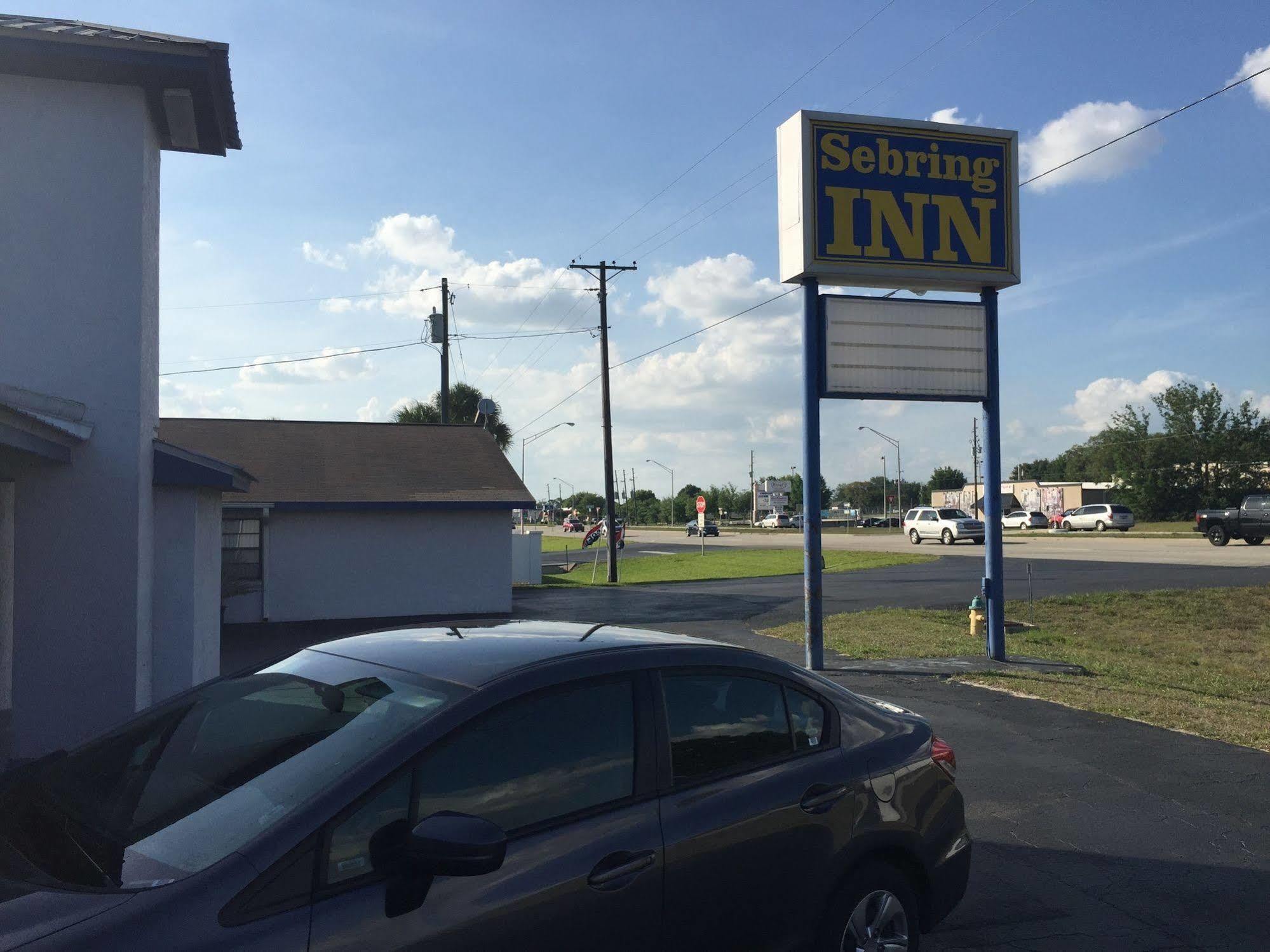 Sebring Inn Bagian luar foto